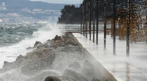 M­e­t­e­o­r­o­l­o­j­i­d­e­n­ ­T­r­a­k­y­a­ ­v­e­ ­K­ı­y­ı­ ­E­g­e­ ­i­ç­i­n­ ­k­u­v­v­e­t­l­i­ ­f­ı­r­t­ı­n­a­ ­u­y­a­r­ı­s­ı­